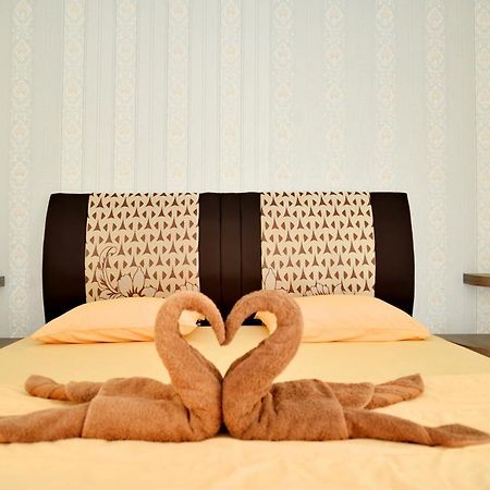 Haura Syariah Home Stay Bandar Lampung Exteriör bild