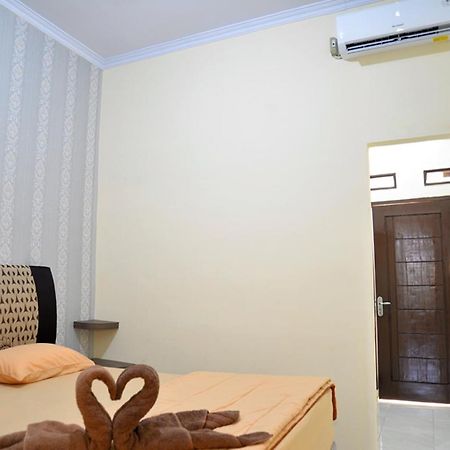 Haura Syariah Home Stay Bandar Lampung Exteriör bild