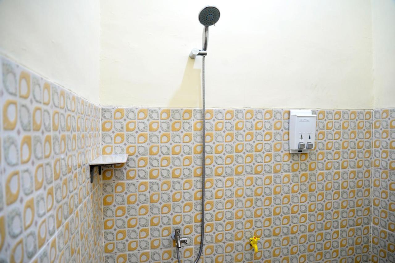 Haura Syariah Home Stay Bandar Lampung Exteriör bild